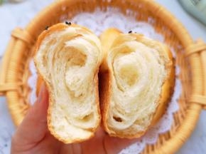 虽然是一次发酵，但是内部组织很柔软哦！