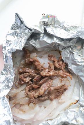 孩子如果大一点可以跟孩子一起做比如让他倒油放面粉搅拌等等