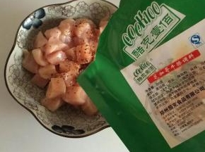 4.放入酷克壹佰芝加哥牛排调料