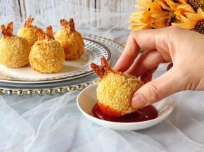 蘸番茄酱吃好美味！