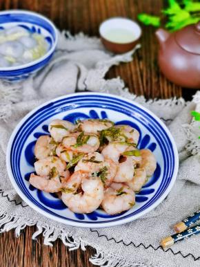 吃一口虾仁，饮一杯茶水，妙不可言。