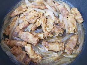 大火烧至汤汁浓稠关火。