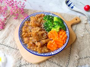 一碗香喷喷的日式肥牛饭就做好啦！