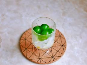 加入青提，青提也可以对半切开。