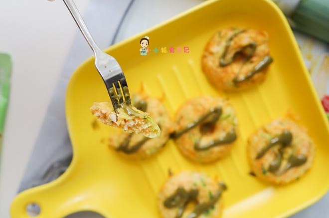 8个月以上辅食胡萝卜黄瓜虾饼