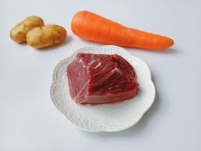 焖饭最好选用牛里脊来做比较嫩。