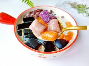 颜色极其丰富多彩。