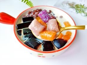 颜色极其丰富多彩。