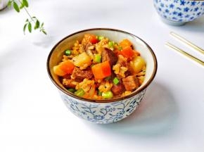 牛肉粒炒超大个的。