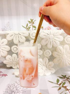 用勺子搅和搅和，桃之夭夭就做好啦！