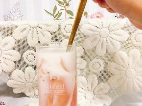 用勺子搅和搅和，桃之夭夭就做好啦！