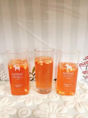 倒入熬好的桃汁，放入冰箱冷藏30分钟！