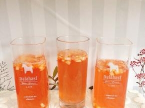 倒入熬好的桃汁，放入冰箱冷藏30分钟！