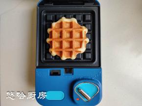 加热3分钟的华夫饼上色就不错，喜欢吃颜色深一点的，加热时间延长到4分钟。