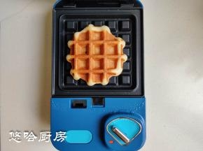 加热3分钟的华夫饼上色就不错，喜欢吃颜色深一点的，加热时间延长到4分钟。