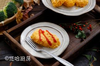 烘烤结束后取出烤盘，土豆饼装盘，可沾食番茄沙司。