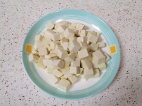 捞出控一下水分备用。