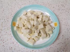 捞出控一下水分备用。