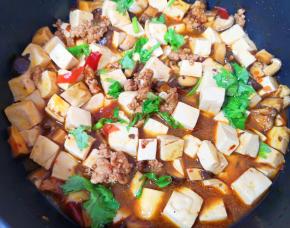 利用锅的余温翻炒均匀。