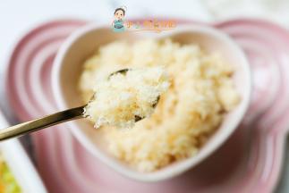 肉一定要超过面包机的搅拌叶，不然肉松会变成火柴梗