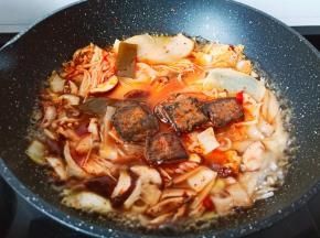 开大火煮开即可，爱吃辣的加辣油包。