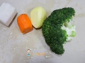 胡萝卜、土豆、白萝卜去皮