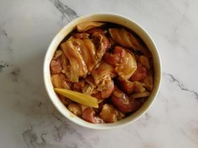 带上手套抓匀，然后腌制15-30分钟。