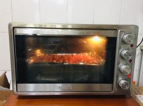 再次入烤箱继续烘烤1个小时！（没有烤箱的也可以直接拿到太阳底下暴晒三天左右就可以了！）