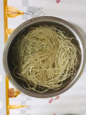 红薯粉条提前用温水浸泡半个小时！
