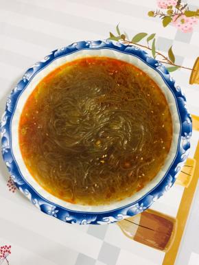 加入适量的煮红薯粉条的汤！