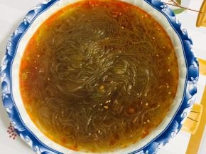 加入适量的煮红薯粉条的汤！