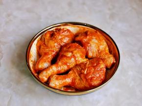 再次抓包均匀，每个鸡腿都要吸收到酱汁。