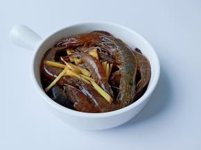 搅拌均匀，让每只对虾都可以入味！