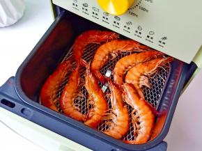 刚出锅的对虾别提多诱人了！