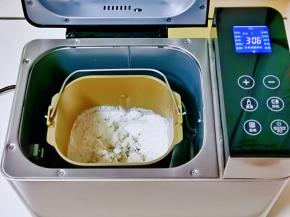 启动面包机揉面一个小程序。