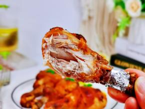 用手拿着吃，你会情不自禁的吮手指呦～