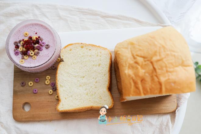 9个月以上辅食无糖无盐酸奶鸡蛋吐司