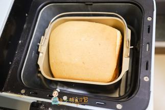 这是烤好了，烤好一定要马上取出，不然会回缩的