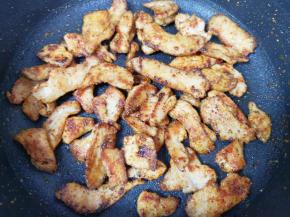 搅拌均匀出锅。

