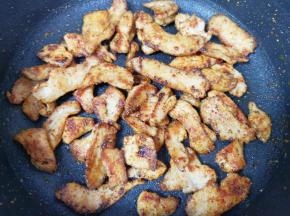 搅拌均匀出锅。

