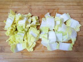 菜叶菜梆分开切。