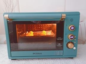 烤箱180度烤20分钟即可。