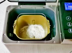 启动面包机揉面一个小程序。