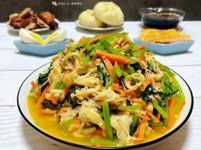 营养丰盛的早餐会给家人带来一天的美好心情