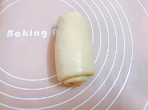再从上往下卷起，醒10分钟