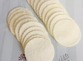 做好的饺子皮，看看还不错吧！比外面卖的饺子皮好包多啦！不用老是包饺子的时候蘸水才能捏紧！