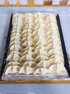 依次包好所有的饺子！