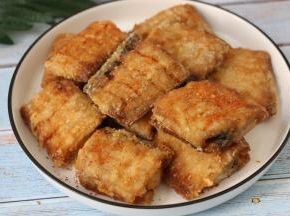 吃的时候可以撒一些辣椒粉，孜然粉，味道更佳。