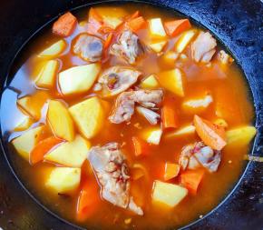 添加适量清水大火炖起来