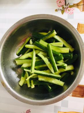 挤干水分备用！